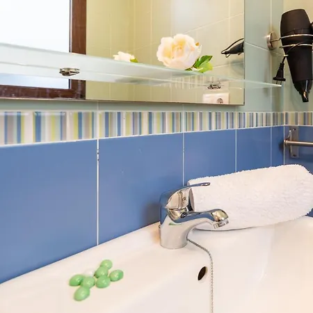 Casa Angelita Caminito Del Rey, Duplex Con Terraza En El Centro De Andalucia 乡村民宿 Valle de Abdalagís